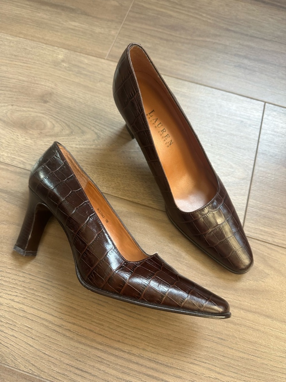 Lauren by Ralph Lauren brown croc embossed leather pumps size 7